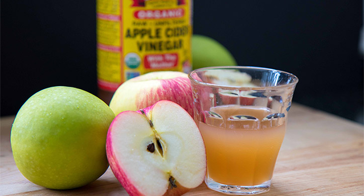 apples with apple cider vinegar